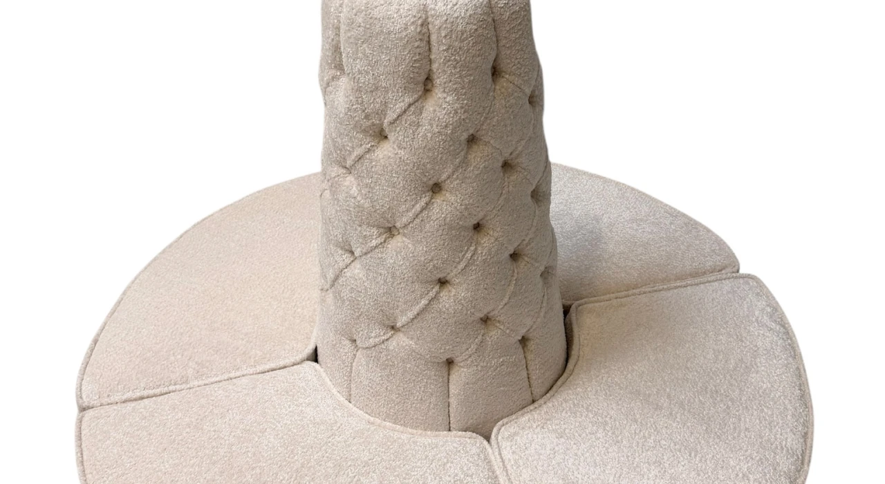 Hollywood Regency Round Banquet Settee Tufted Lobby Sofa in Bouclé, 1980s